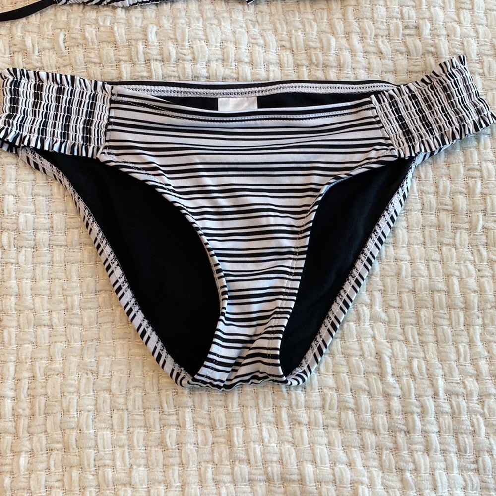 Mossimo Bathing Suit - Picture 2 of 6